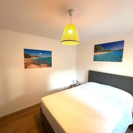 Apartment Location T2 44 M2 Proche 82